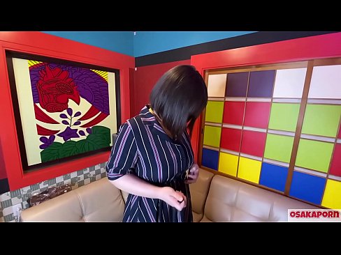 ❤️ Cutie Japanese pẹlu awọn omu nla ṣe baraenisere pẹlu awọn nkan isere ibalopọ ati pe o ni orgasm kan. O sọrọ ninu ifọrọwanilẹnuwo kan nipa iriri onibaje rẹ. Awọn ori omu nla ati obo ti o ni irun ti n kerora. Osaka onihoho ❤❌ Iwa onihoho furo
